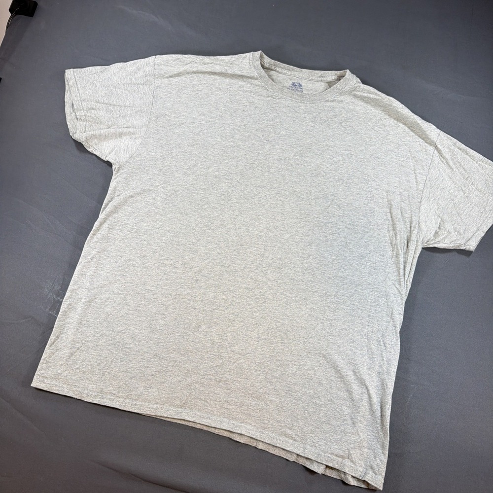 heather gray crewneck t-shirt with a Fruit of the Loom Platinum Xl